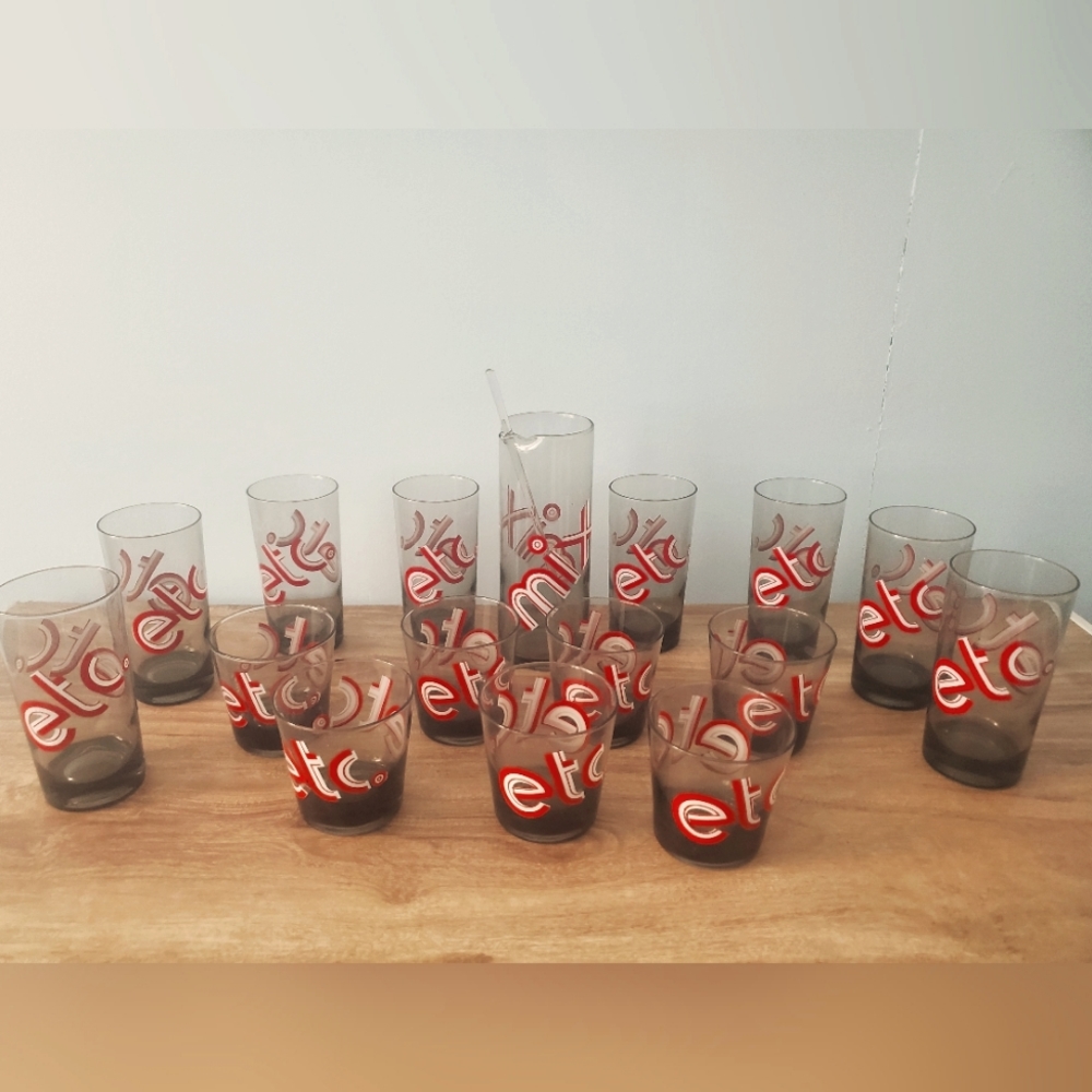 Vintage, retro Federal pop art cocktail set